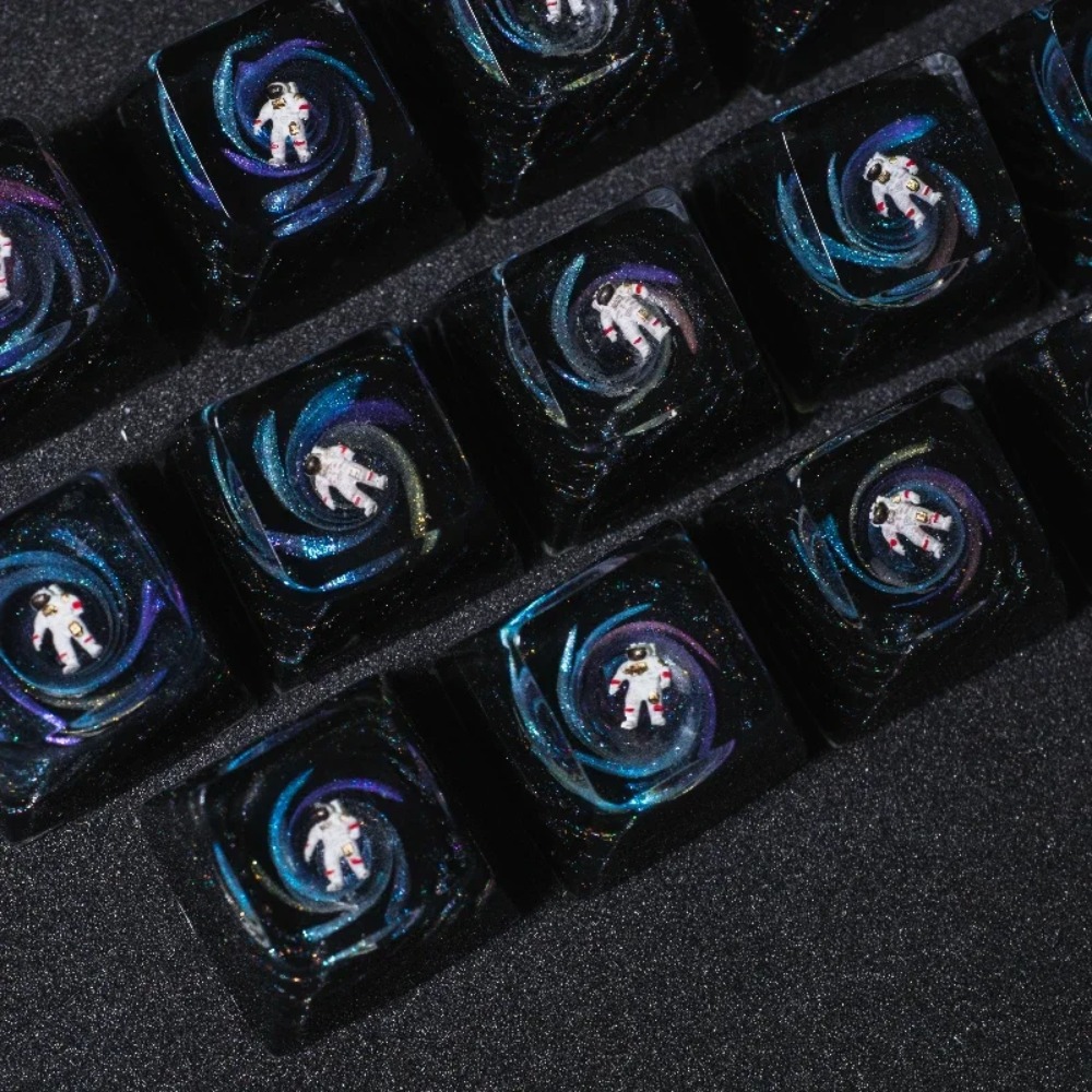 Tech Gaming Accessories - الحرفي Keycap رائد الفضاء الراتنج مفتاح