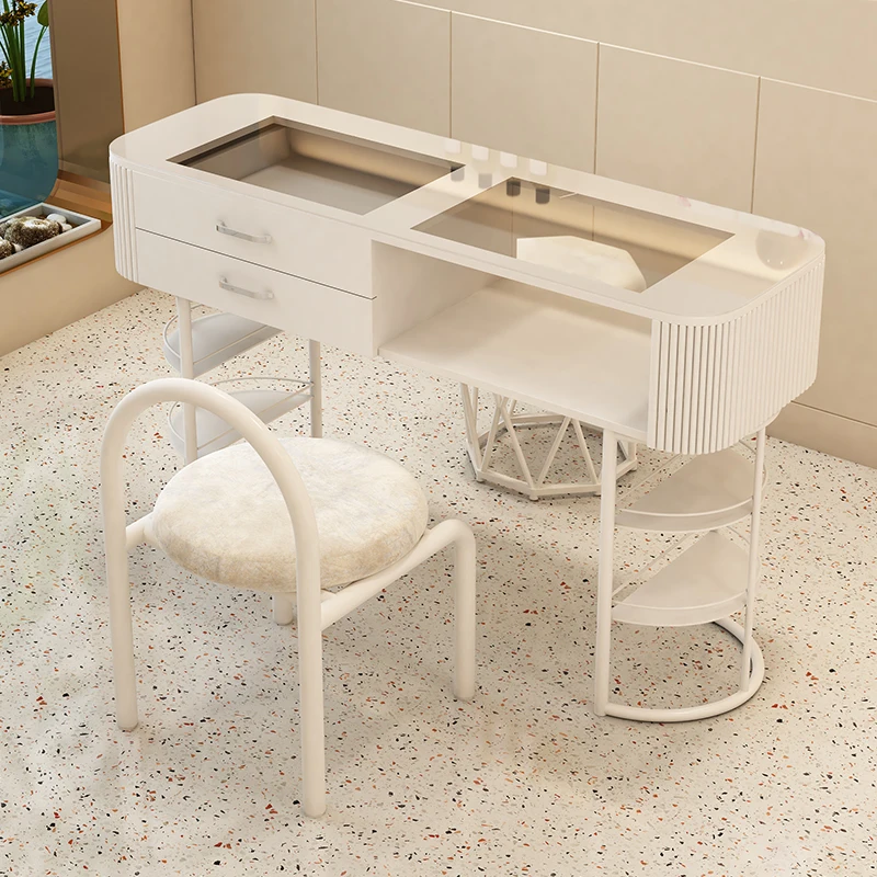 طاولة أظافر فاخرة بيضاء بتصميم - مراجعة Tech Table Accessories وسعره