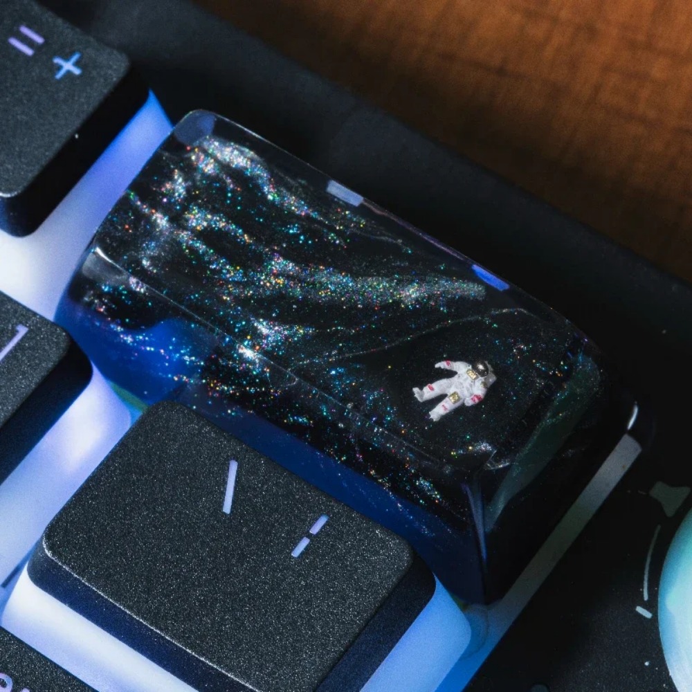 الحرفي Keycap رائد الفضاء الرا - مراجعة Tech Gaming Accessories وسعره