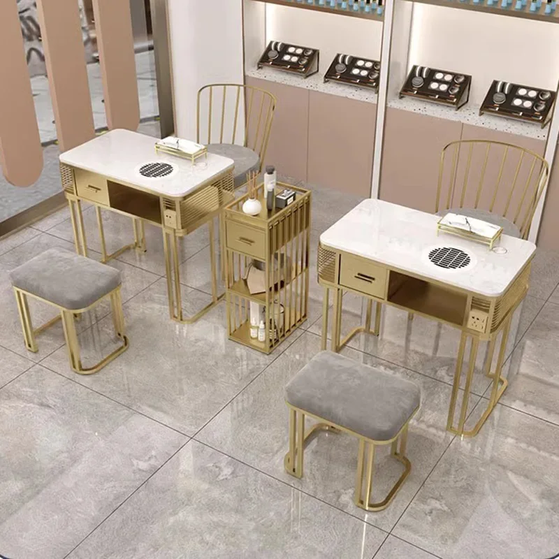 طاولة أظافر أوروبية بتصميم كاو - مراجعة Tech Table Accessories وسعره